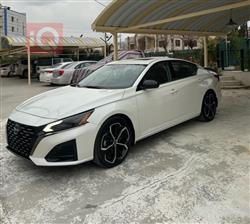 نيسان ألتيما